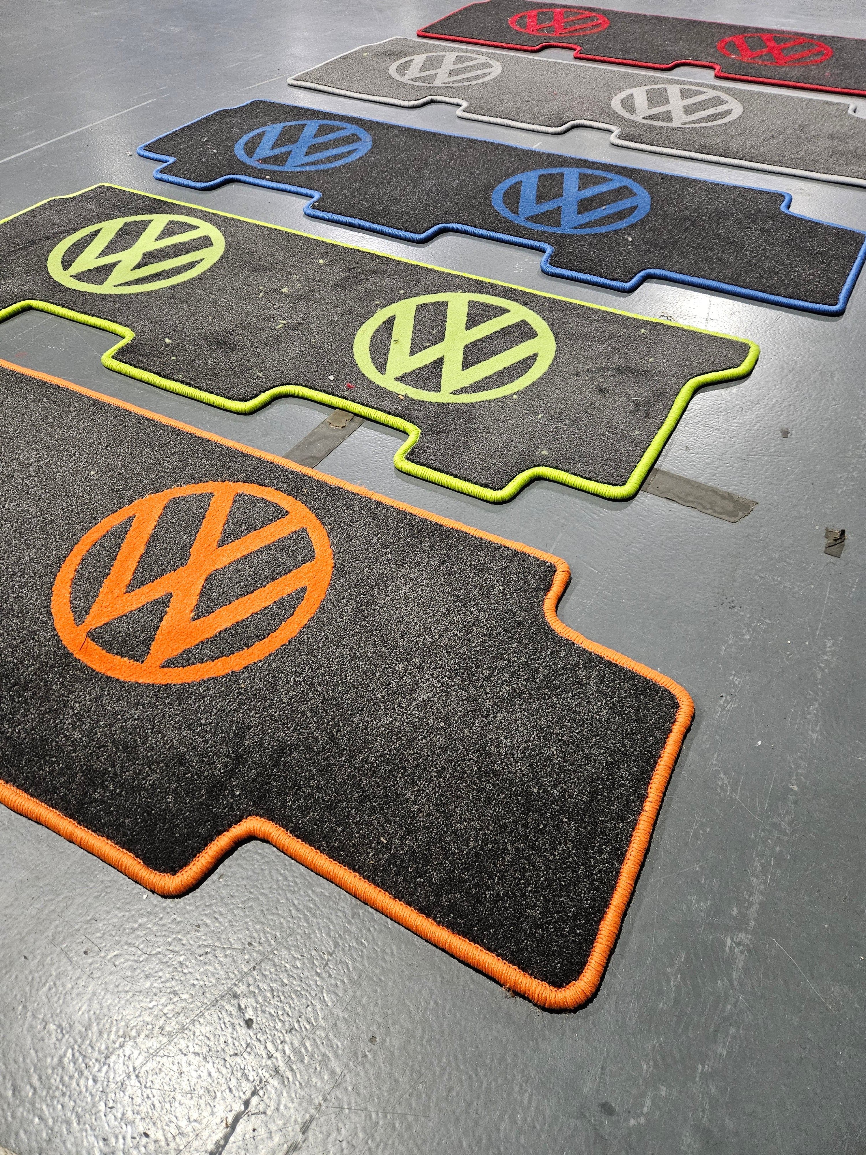 T5 Kombi Rug 3 seat pedestal configuration.