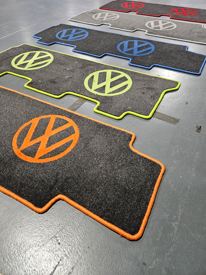 T5 Kombi Rug 3 seat pedestal configuration.