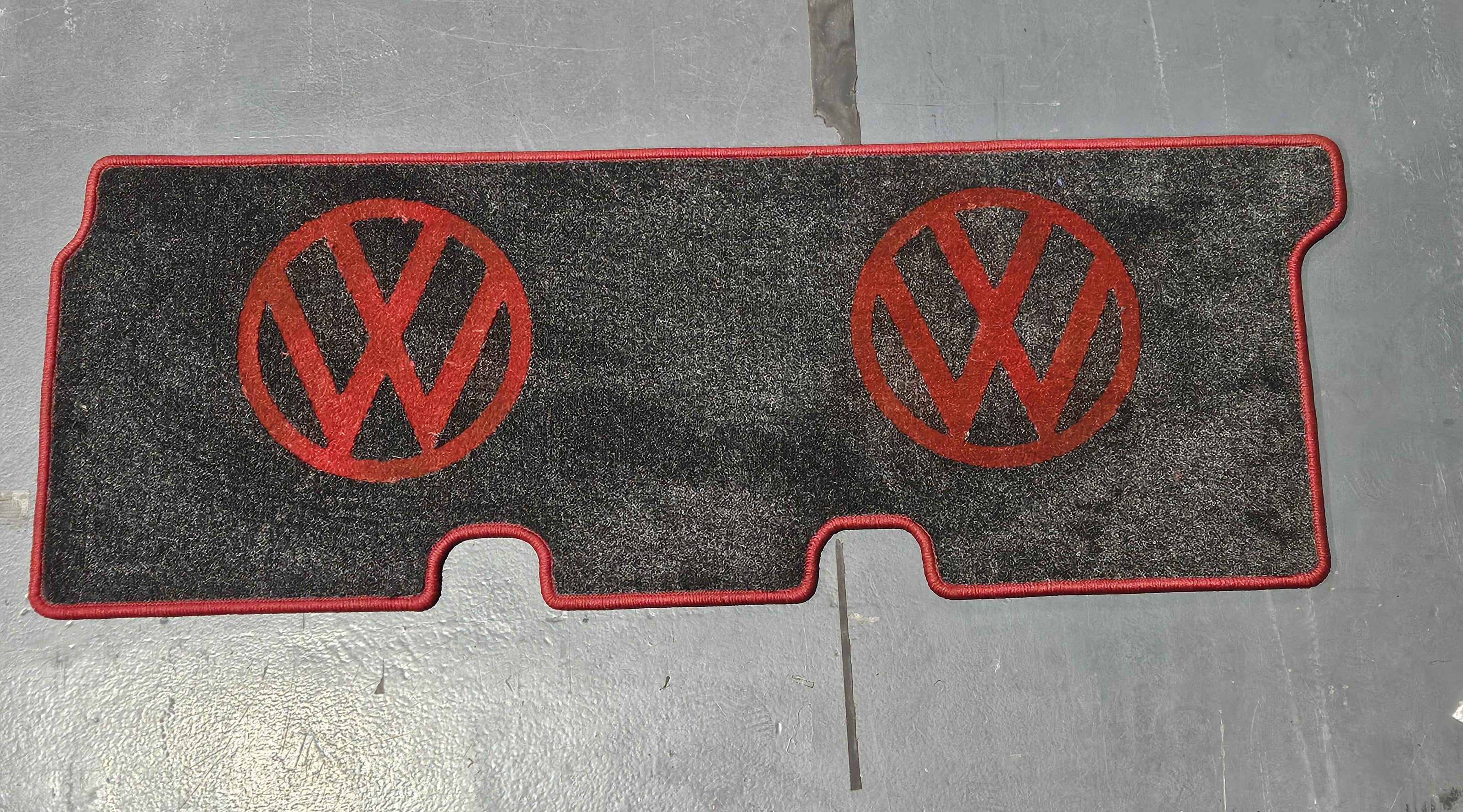 T5 Kombi Rug 3 seat pedestal configuration.