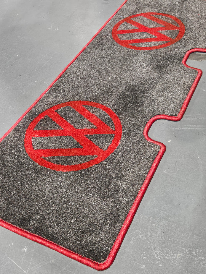 T5 Kombi Rug 3 seat pedestal configuration.