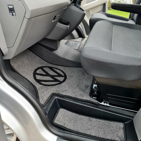 T6.1 - Rug Set with VW Logo