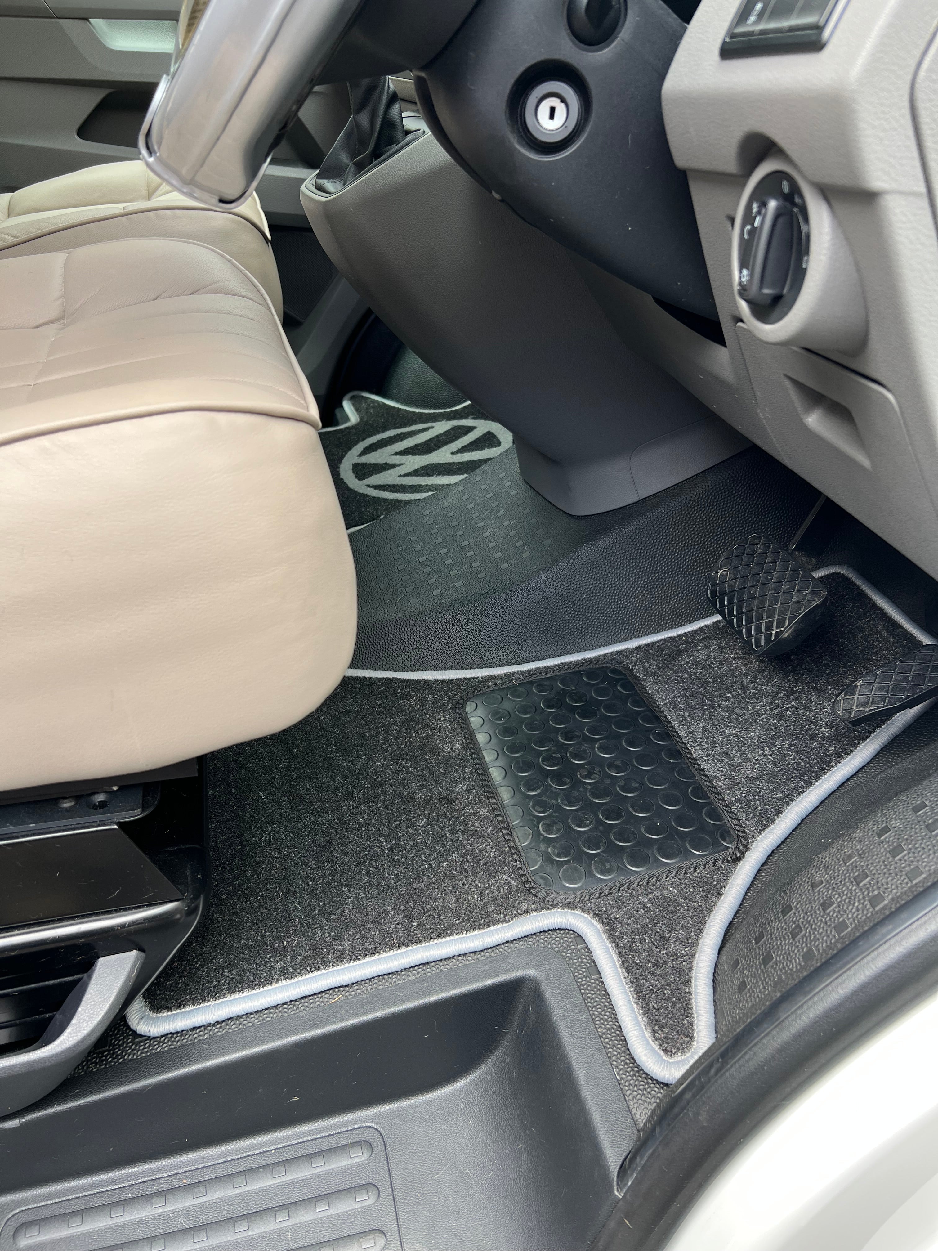 T6 - 1+1 Seat Cab Rug  VW Logo