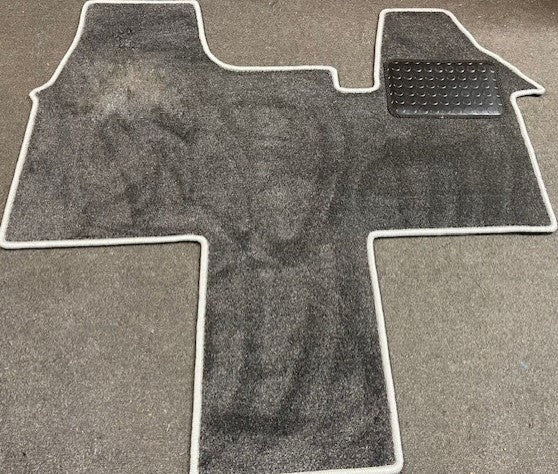 T7 - 2+1 Seat Cab Rug with Logo
