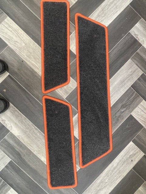 T7 Side Step Rug Set