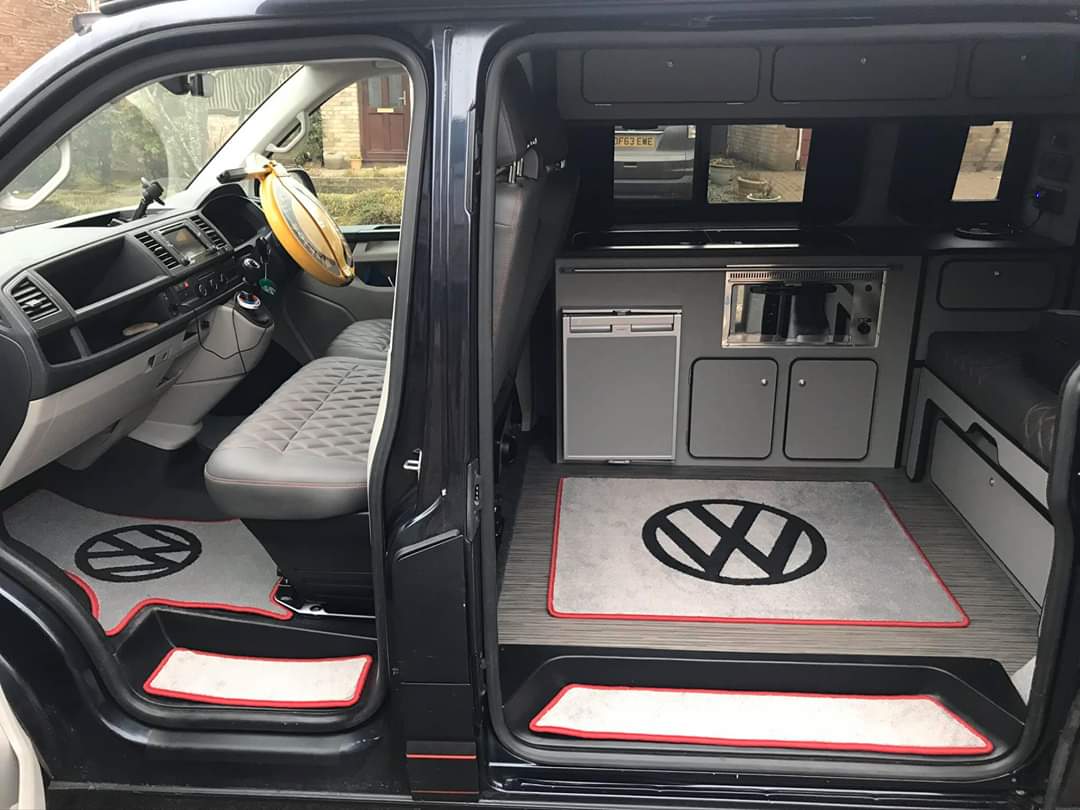 T6.1 - Rug Set with VW Logo