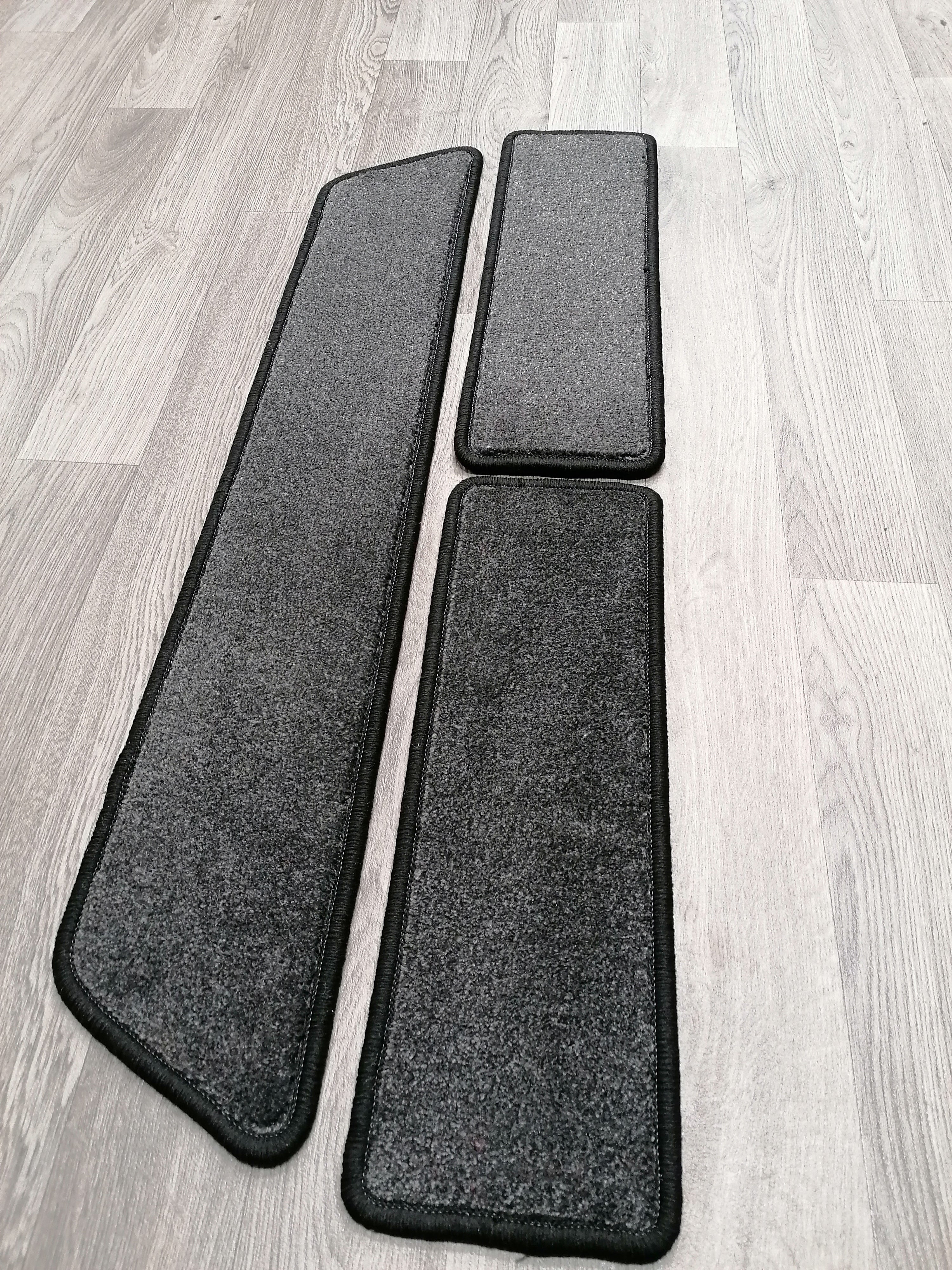T5 Side Step Rug Set
