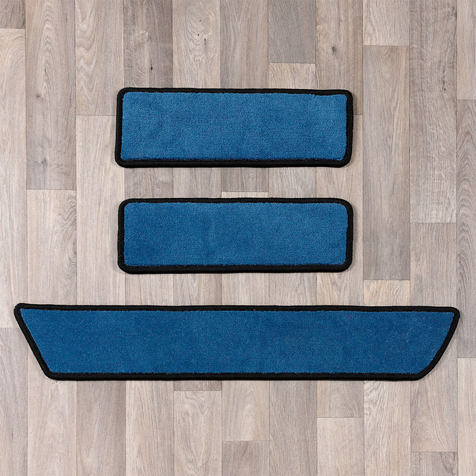 T5 side step rugs in blue and black colours