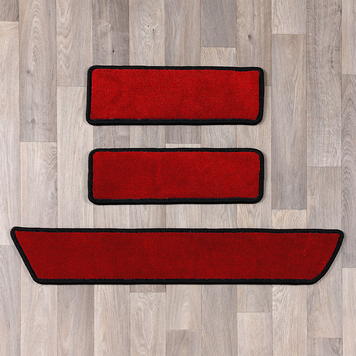 T6 side step rugs in red and black colours